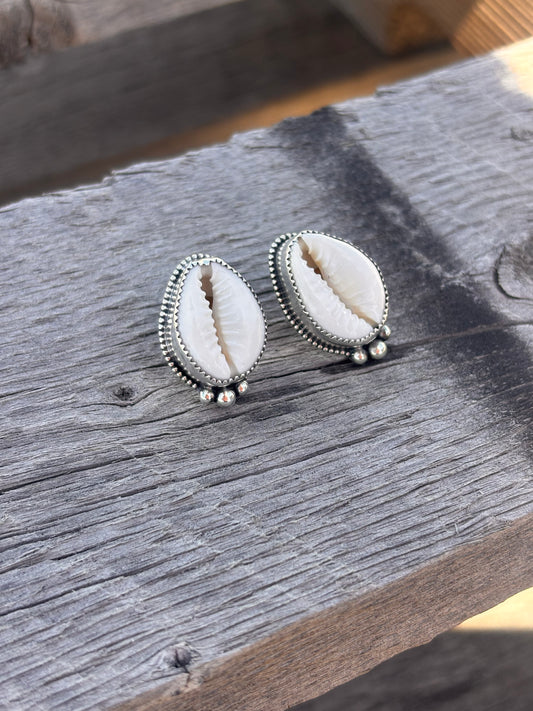 The Shell Studs